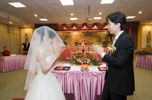 太阳成集团tyc7111cc-彭州市实验小学开展毕业班教师工作会(图2) 太阳成集团tyc7111cc