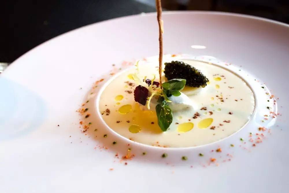 太阳成集团tyc7111cc-天津职业技术师范大学党委书记谈职业教育培训(图3) 太阳成集团tyc7111cc