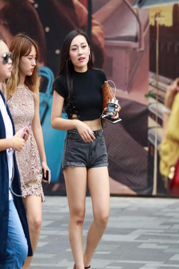 龙江路小学2018级4班开展环保活动“太阳成集团tyc7111cc”(图2) 太阳成集团tyc7111cc