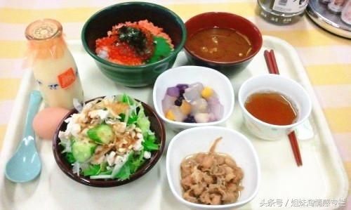 桐梓林小学开展一年级新生入学训练-太阳成集团tyc7111cc(图2) 太阳成集团tyc7111cc
