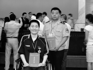 大学里最悲催表白女生没到男生先被带走“太阳成集团tyc7111cc”(图2) 太阳成集团tyc7111cc